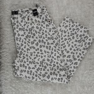 NWT Abercrombie & Fitch Cropped Mom Jeans